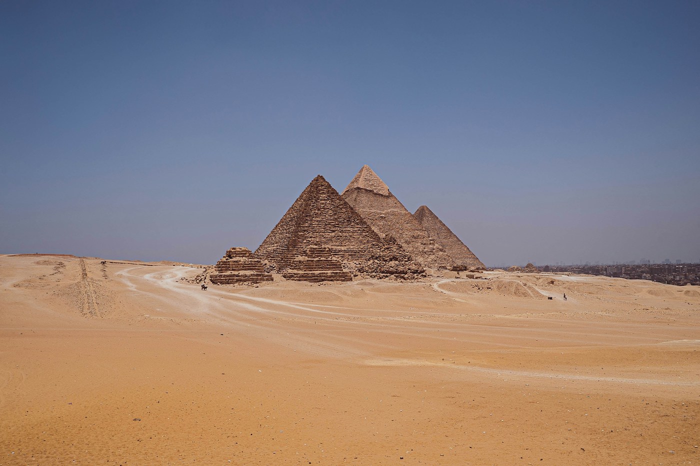 Day tour Giza Pyramids,Memphis & Sakkara