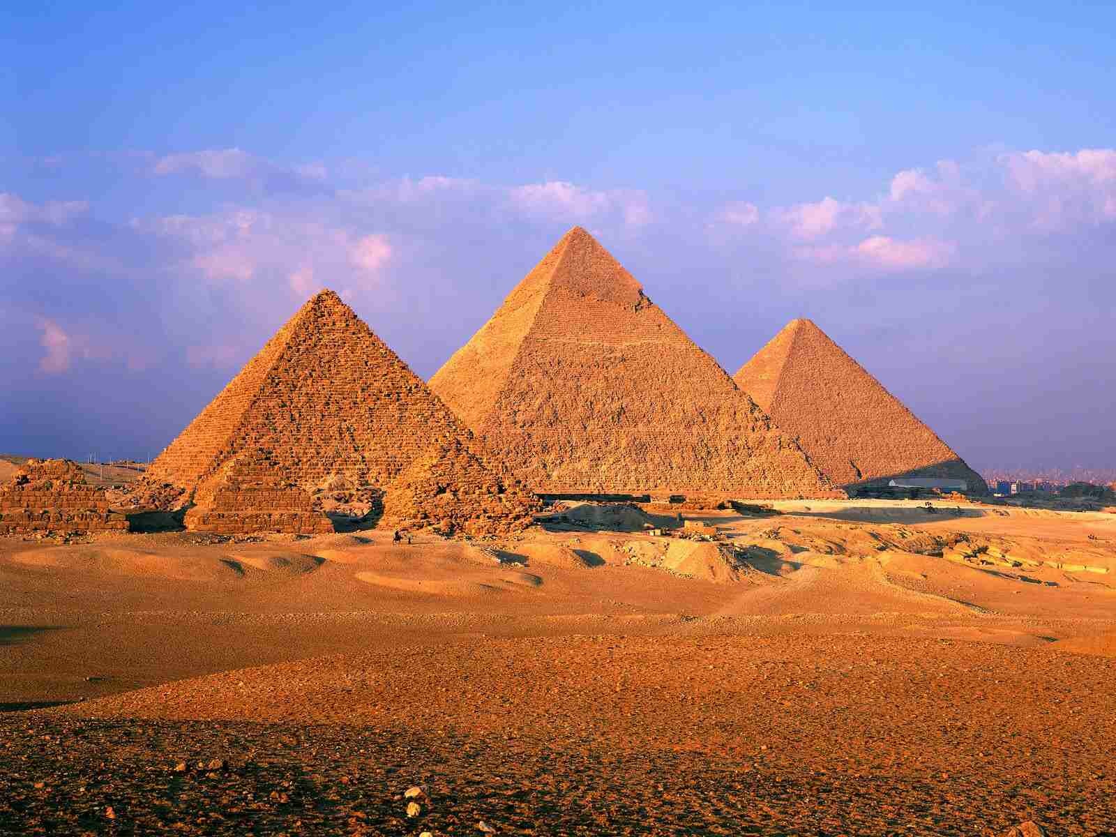 Round Trip Nile Cruise and Giza Pyramids