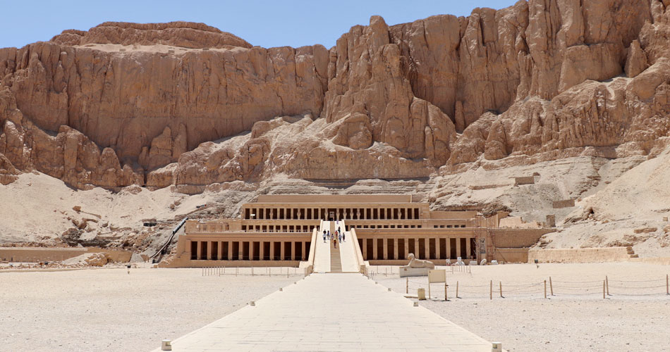 Private 12 Days Tour:Giza Pyramids, Luxor, Aswan Nile cruise & Hurghada €