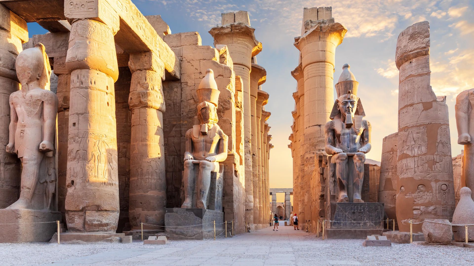 Private 12 Days Tour:Giza Pyramids, Luxor, Aswan Nile cruise & Hurghada €