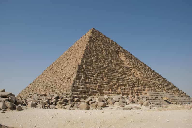 Private Day Tour: Giza Pyramids Including Bent, Red & Step Pyramids at Dashur & Sakkara