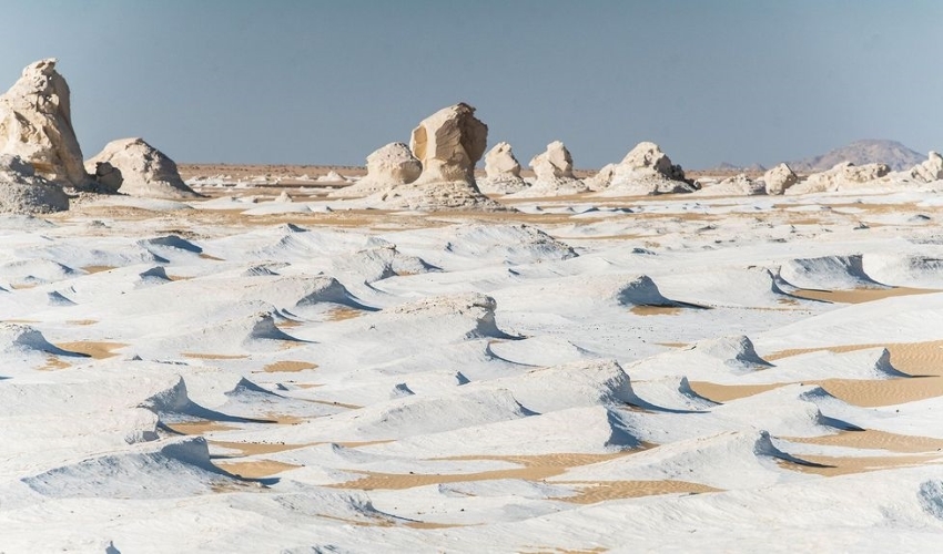 Overnight in White Desert & Bahariya Oasis Tour