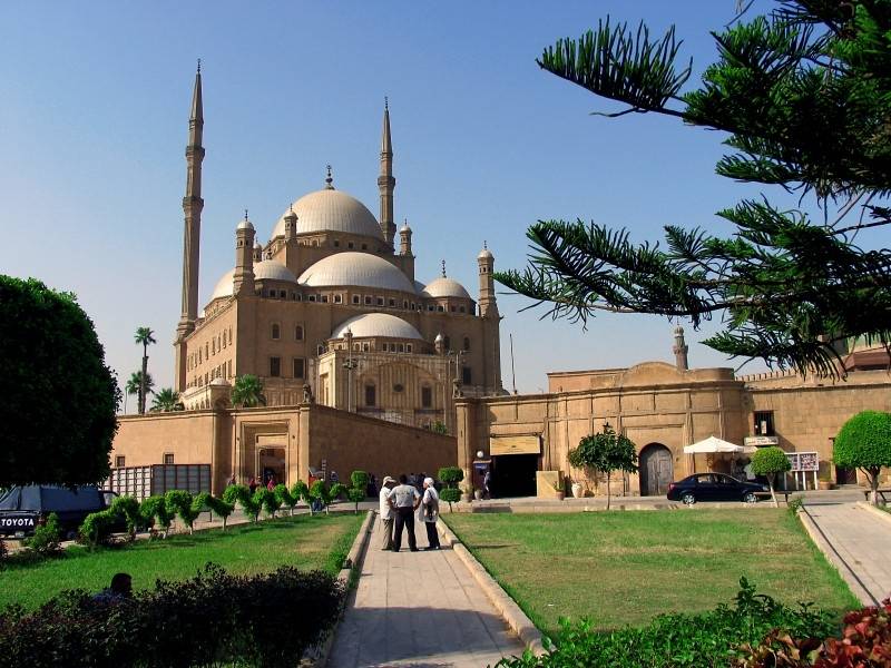 Private Day Tour: Egyptian Museum - Citadel - Islamic & Coptic Cairo