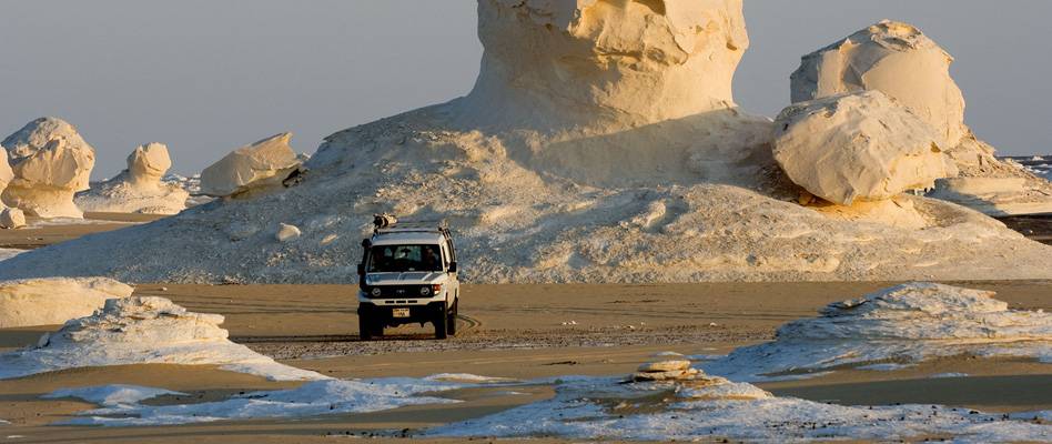 3 Days Trip to Black & White Desert, Bahariya Oasis from Cairo