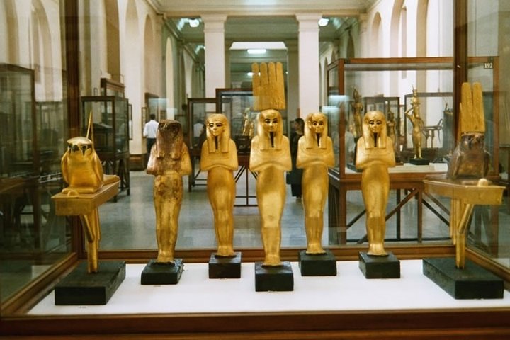 Private Half- Day Tour: Great Pyramids - Sphinx - Egyptian Museum