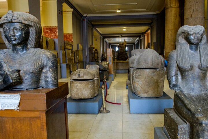 Private Half- Day Tour: Great Pyramids - Sphinx - Egyptian Museum