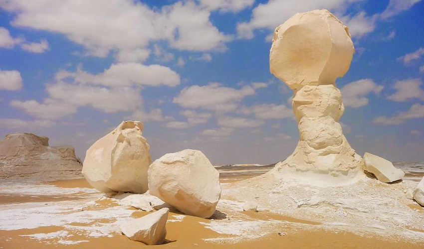 Overnight in White Desert & Bahariya Oasis Tour