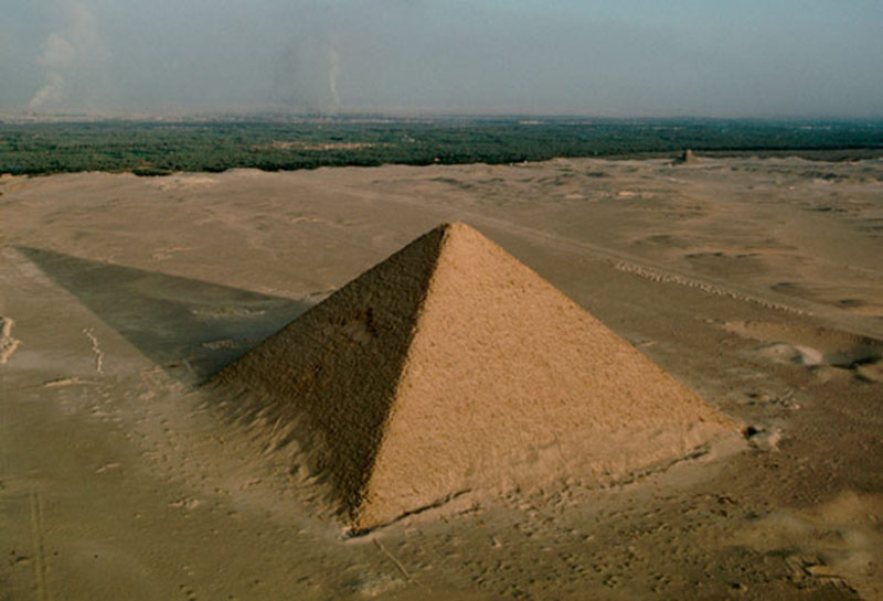 Private Day Tour: Giza Pyramids Including Bent, Red & Step Pyramids at Dashur & Sakkara