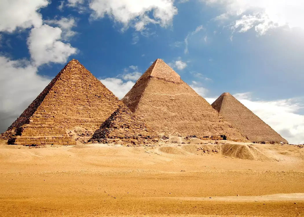 Private Full Day Tour: Great Pyramids & Pyramids at Sakkara & Memphis€