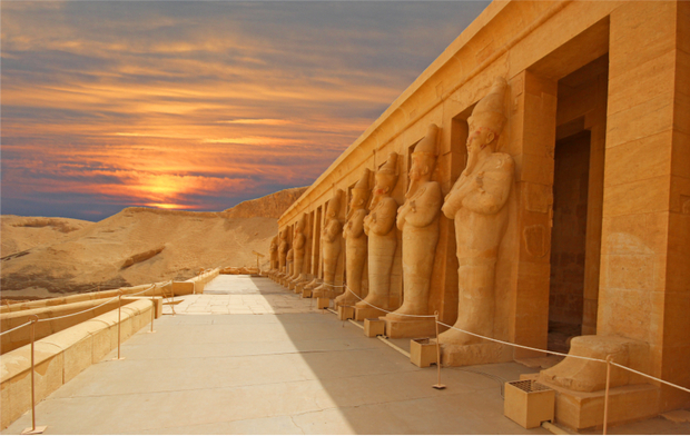 Pyramids, Oases and Nile Cruise Tour