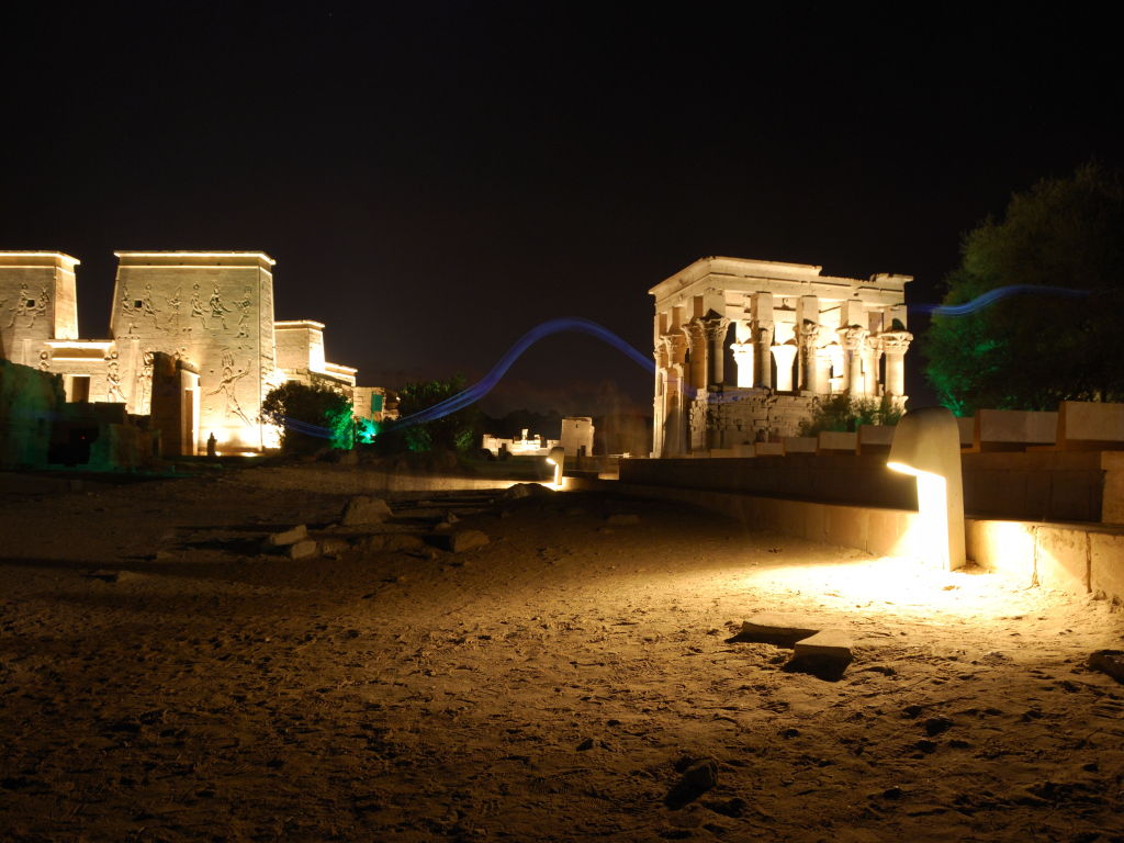 Pyramids, Oases and Nile Cruise Tour