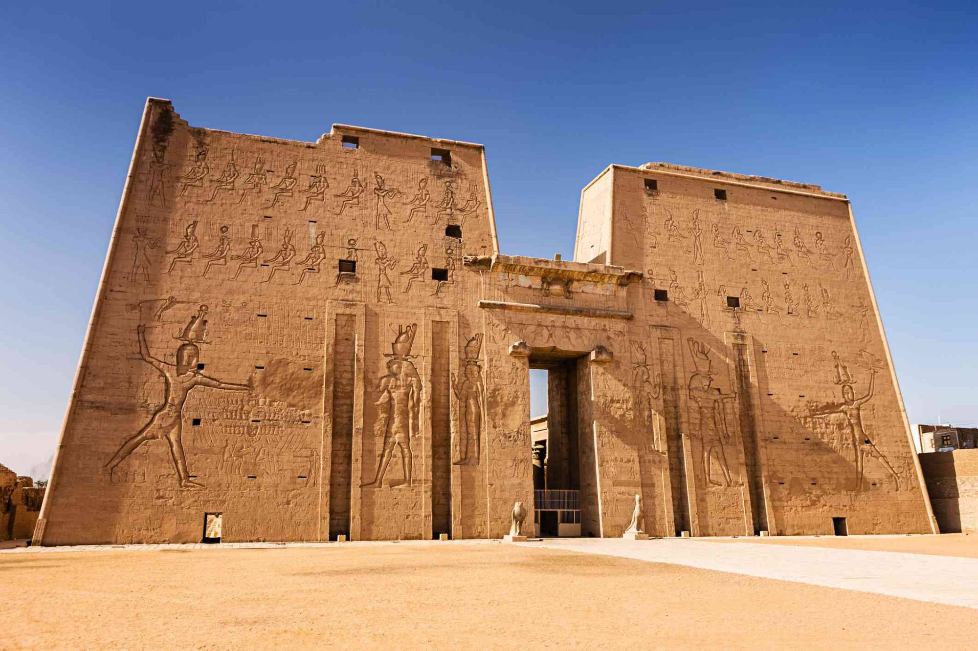 Nile Cruise 4 Days 3 Nights from Aswan to Luxor €