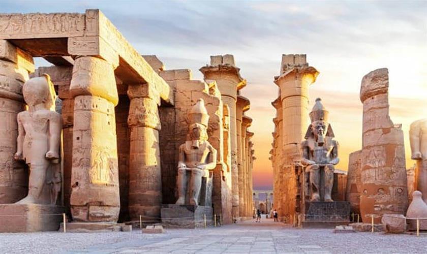 4 nights 5 days Nile Cruise to Luxor& Aswan From Hurghada