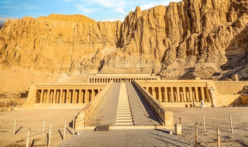 Nile Cruise 4 Days 3 Nights from Aswan to Luxor €