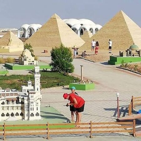 Mini Egypt Park Guided Tour from Hurgada