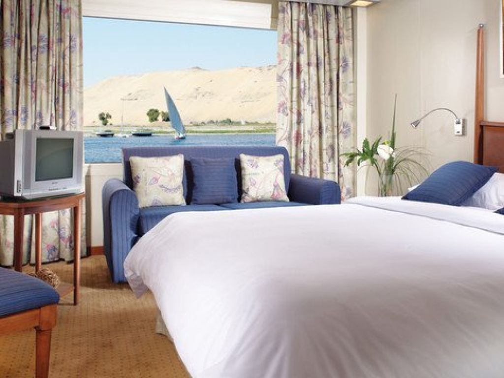 5 Days Mövenpick Royal Lotus Christmas and New Year Nile Cruise