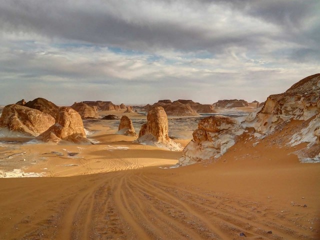 Desert Tour of Gara Cave